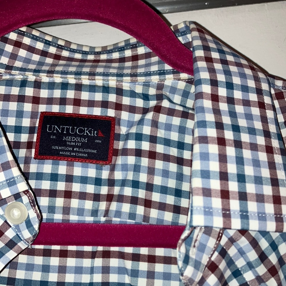 💜3/$20 Untuckit men’s shirt